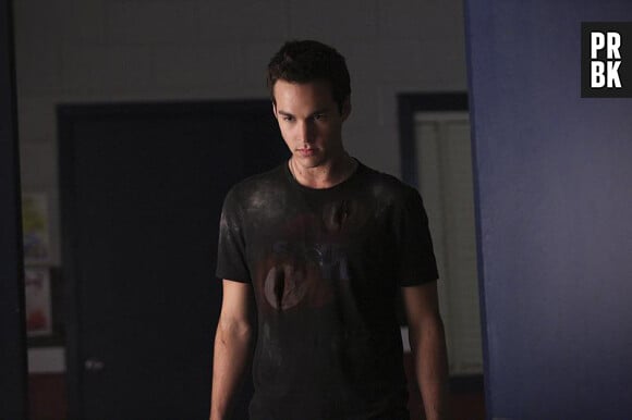 The Vampire Diaries saison 6, épisode 11 : Kaï (Chris Wood) sur une photo