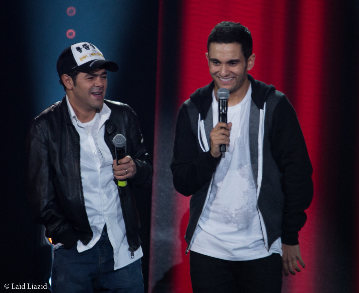 Photo : Jamel Debbouze et Malik Bentalha pendant le spectacle Malik se