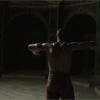 Brahim Zaibat en Athos musclé et sexy dans la bande-annonce du spectacle Les 3 Mousquetaires