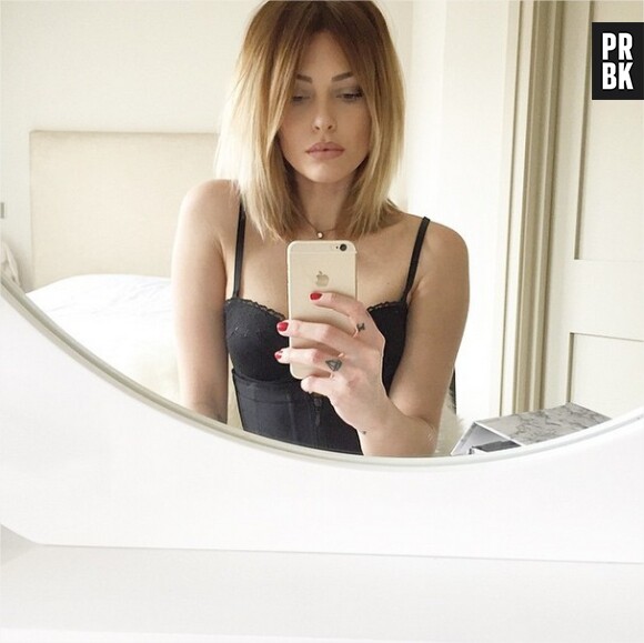 Caroline Receveur sexy sur Instagram le 7 février 2015