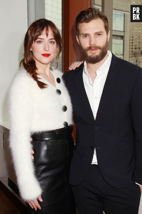Jamie Dornan et Dakota Johnson à une projection du film Fifty Shades of Grey le 6 févrer 2015 à New York