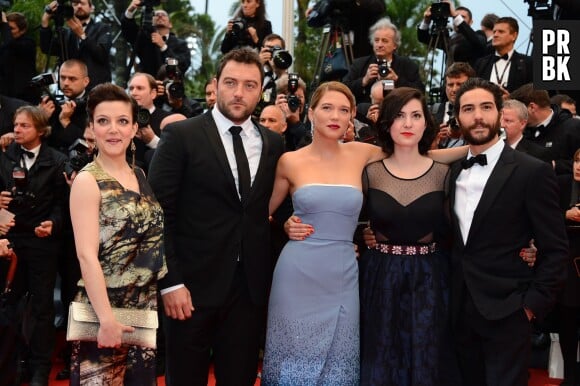Camille Lellouche, candidate de The Voice 4, en photo au Festival de Cannes avec Léa Seydoux, Tahar Rahim et l'équipe du film Grand Central
