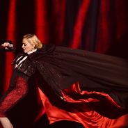 Madonna, Lady Gaga, Jennifer Lawrence... les plus belles chutes des stars en vidéos !