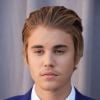 Justin Bieber pose sur le tapis-rouge du Comedy Central Roast le 14 mars 2015