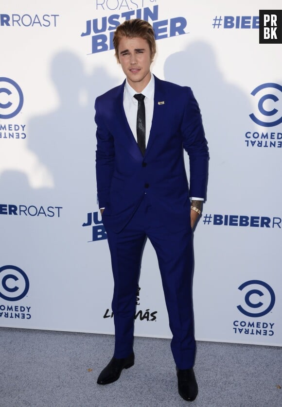 Justin Bieber lors du tapis-rouge du Comedy Central Roast le 14 mars 2015