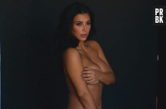 Kim Kardashian nue dans "Keeping up with the Kardashian"