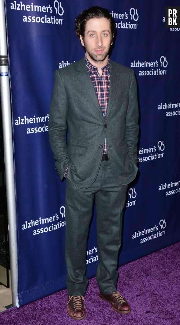 Simon Helberg au gala de charité "A Night at Sardi's" pour la maladie d'Alzheimer, le 18 mars 2015 à Los Angeles