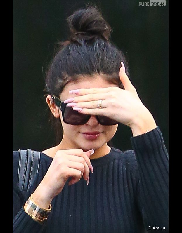 Kylie Jenner et son &eacute;trange bague &agrave; Los Angeles, le 18 mars 2015