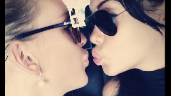 Nabilla Benattia et Amélie Neten réconciliées : déclaration d'amitié sur Twitter