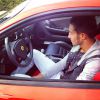Tarek Benattia dans une Ferrari sur Instagram