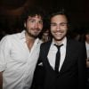 Maxime Musqua et Bertrand Chameroy à la soirée de lancement de la Villa Schweppes chez Maxim's à Paris, le 16 avril 2015