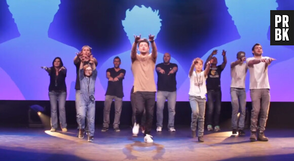 Kev Adams va faire danser Marseille lors d'un flashmob
