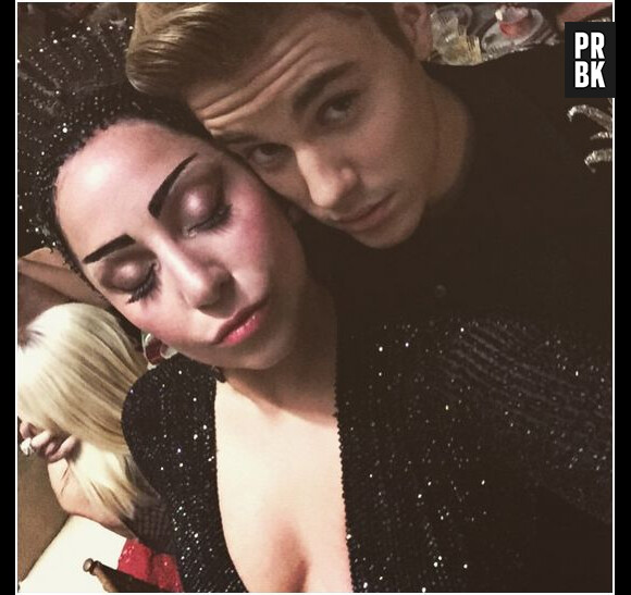 Lady Gaga et Justin Bieber en mode selfie au Met Gala 2015