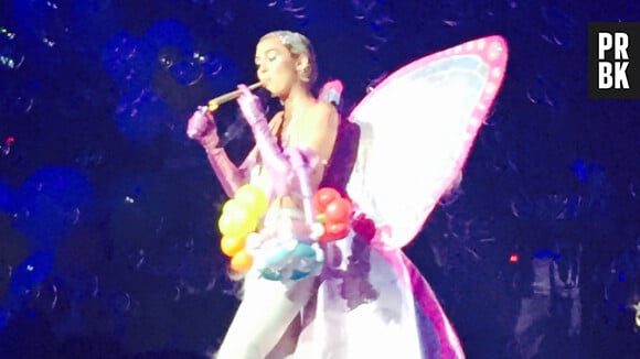 Miley Cyrus joint à la bouche à l'Adult Swim Upfront After Party à New York, le 13 mai 2015