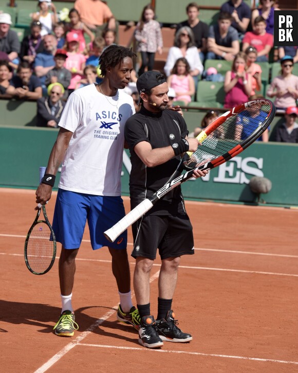 Cyril Hanouna et Gaël Monfils lors de la journée des enfants à Roland Garros, le 23 mai 2015