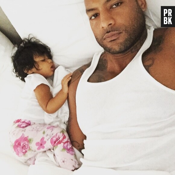 Booba et sa fille Luna endormie sur Instagram