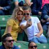 Lorie Pester prend un selfie avec Joyy à Roland Garros, le 27 mai 2015