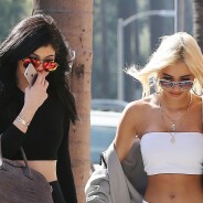 Kylie Jenner : balade main dans la main avec une blonde sexy à Los Angeles