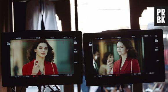 Kendall Jenner en femme fatale pour la promotion du parfum Modern Muse Le Rouge d'Estée Lauder