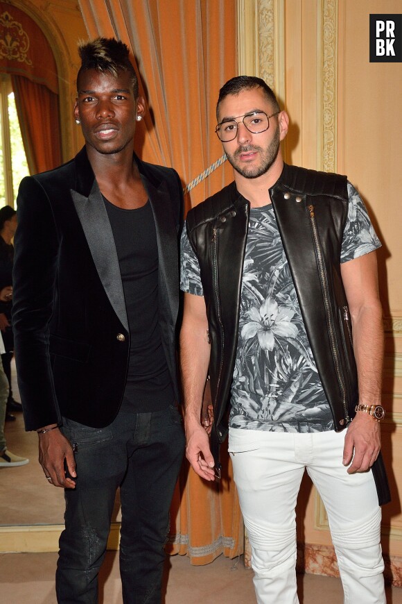 Karim Benzema et Paul Pogba se retrouvent au défilé Balmain, le 27 juin 2015 à Paris