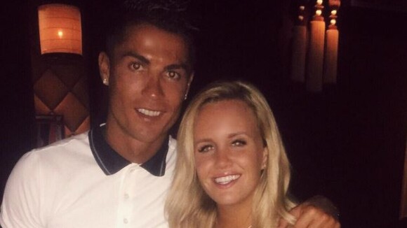 Cristiano Ronaldo retrouve le téléphone perdu d'une belle blonde... et l'invite à dîner