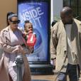  Kim Kardashian enceinte : elle a d&eacute;j&agrave; pris 9 kilos depuis le d&eacute;but de sa grossesse 