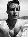  Colton Haynes (Arrow) sexy à la plage 