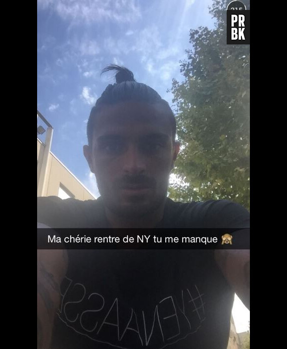 Julien (Les Marseillais) : Parisa lui manque, il le fait savoir sur Snapchat
