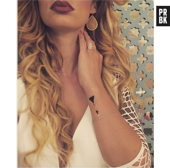 Emilie Nef Naf : sexy sur Instagram pour vendre ses tatouages éphémères
