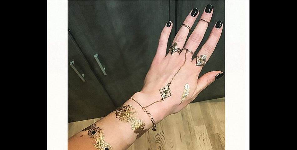 Capucine Anav : des jolis tatouages éphémères sur Instagram