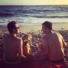 Alex Goude et son compagnon Romain à la plage sur Instagram