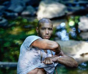 Xavier Delarue sexy en boxer pour un shooting de Jean-Luc Michon