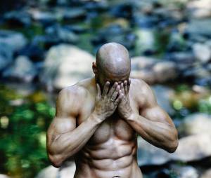 Xavier Delarue torride pour un shooting de Jean-Luc Michon