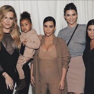 Kim Kardashian enceinte avec North et tout son clan pour assister au défilé Kanye West