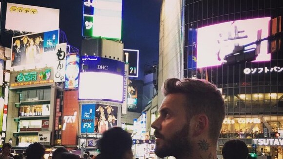 M. Pokora : vacances incognito en mode touriste au Japon