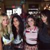 Ashley Benson, Shay Mitchell, Lucy Hale et Troian Bellisario sur le tournage de la saison 6 de Pretty Little Liars