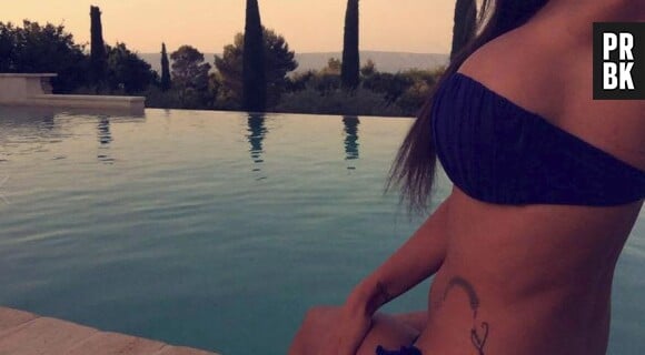 Les Ch'tis VS Les Marseillais : Jelena, la petite-amie de Vincent, fait un gros plan sur ses seins sur Facebook