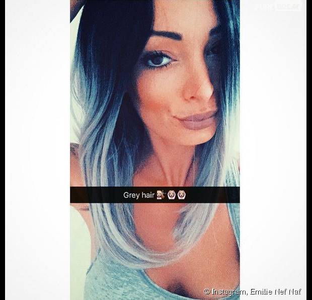 Emilie Nef Naf Ose Les Cheveux Gris Un Tie And Dye Façon