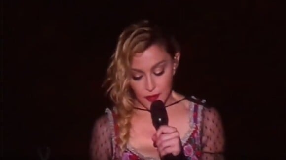 Madonna en larmes : message émouvant et minute de silence en concert après les attentats de Paris