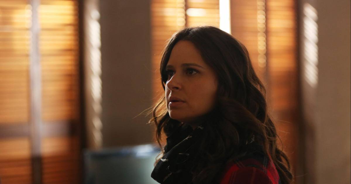 Scandal saison 5, épisode 9 : Quinn (Katie Lowes) sur une photo - Purebreak