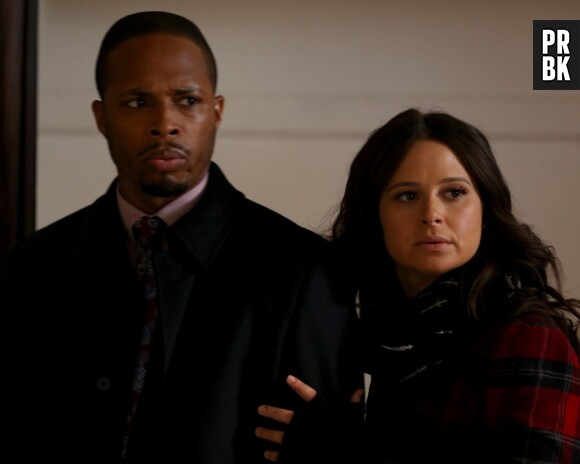 Scandal saison 5, épisode 9 : Marcus (Cornelius Smith Jr.) et Quinn (Katie Lowes) sur une photo
