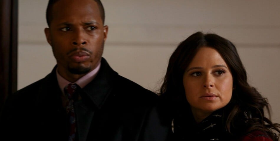 Scandal saison 5, épisode 9 : Marcus (Cornelius Smith Jr.) et Quinn (Katie Lowes) sur une photo