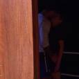 La Villa des Coeurs Brisés : Ricardo embrasse Jessica lors de l'épisode 5 du 19 novembre 2015, sur NT1