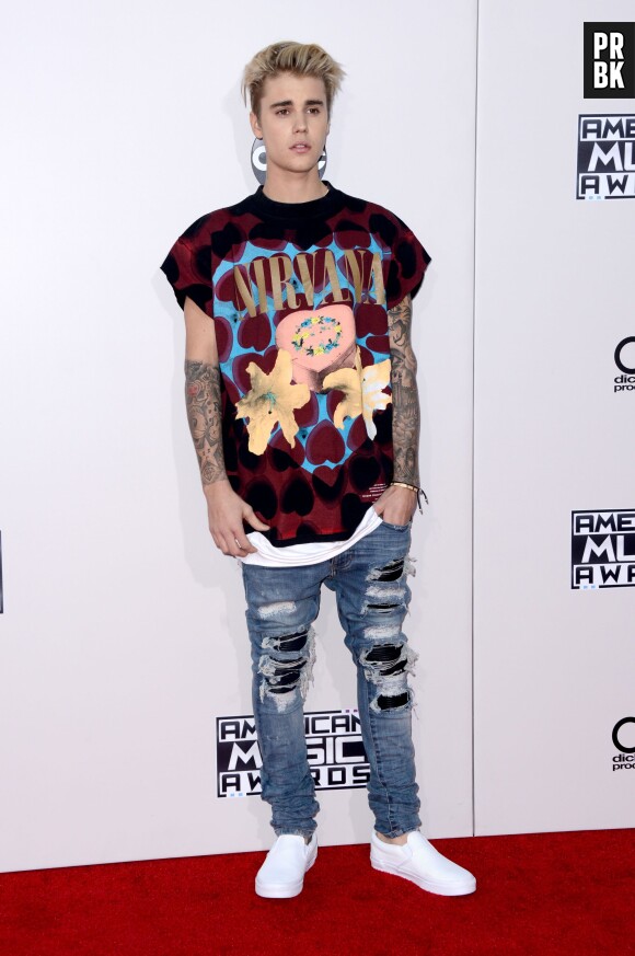 Justin Bieber sur le tapis rouge des American Music Awards, le 22 novembre 2015