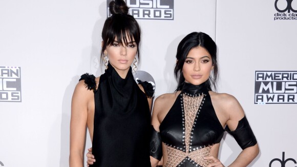Kendall Jenner et Selena Gomez sexy, One Direction et Ariana Grande gagnants aux AMA 2015