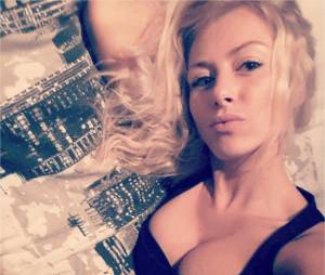 Stéphanie Clerbois sexy et décolletée sur Instagram
