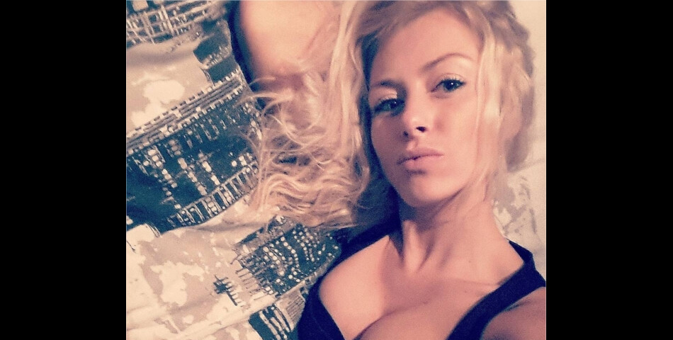 Stéphanie Clerbois sexy et décolletée sur Instagram