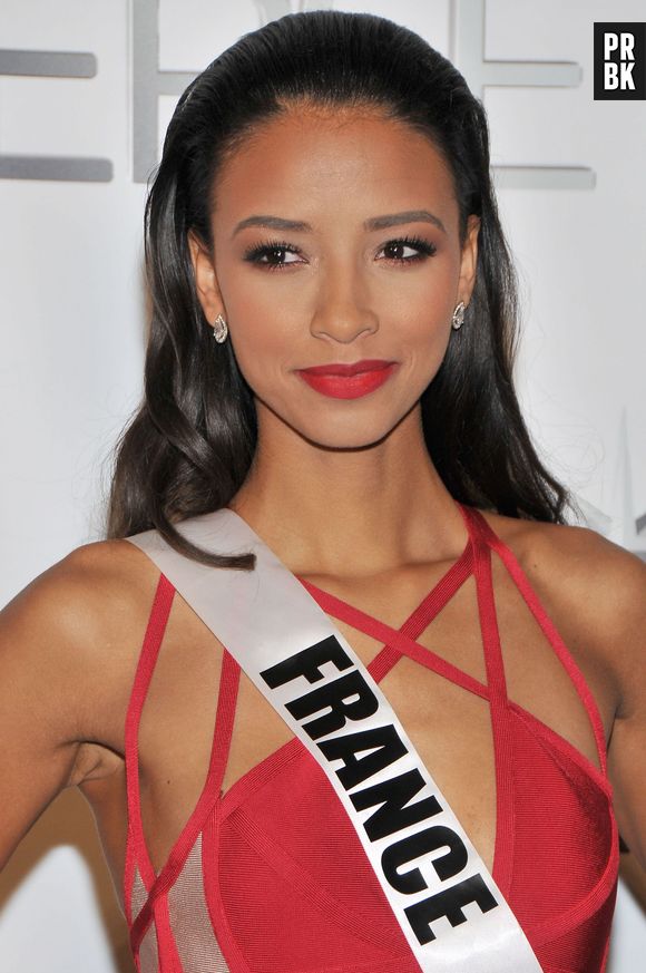 Flora Coquerel (Miss France) sexy pendant les répétitions de l'élection Miss Univers 2015