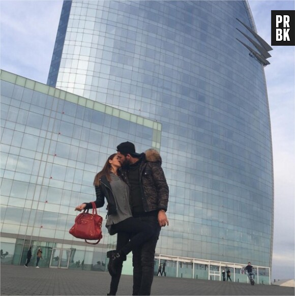 Nabilla Benattia et Thomas Vergara amoureux à Barcelone le 1er janvier 2016