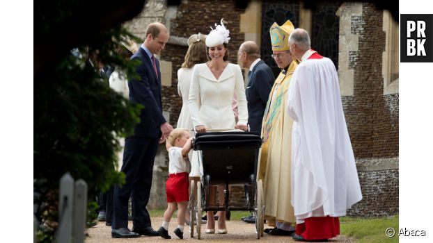 Le Prince William, Kate Middleton et leur fils George au baptême de la Prince Charlotte en juillet 2015